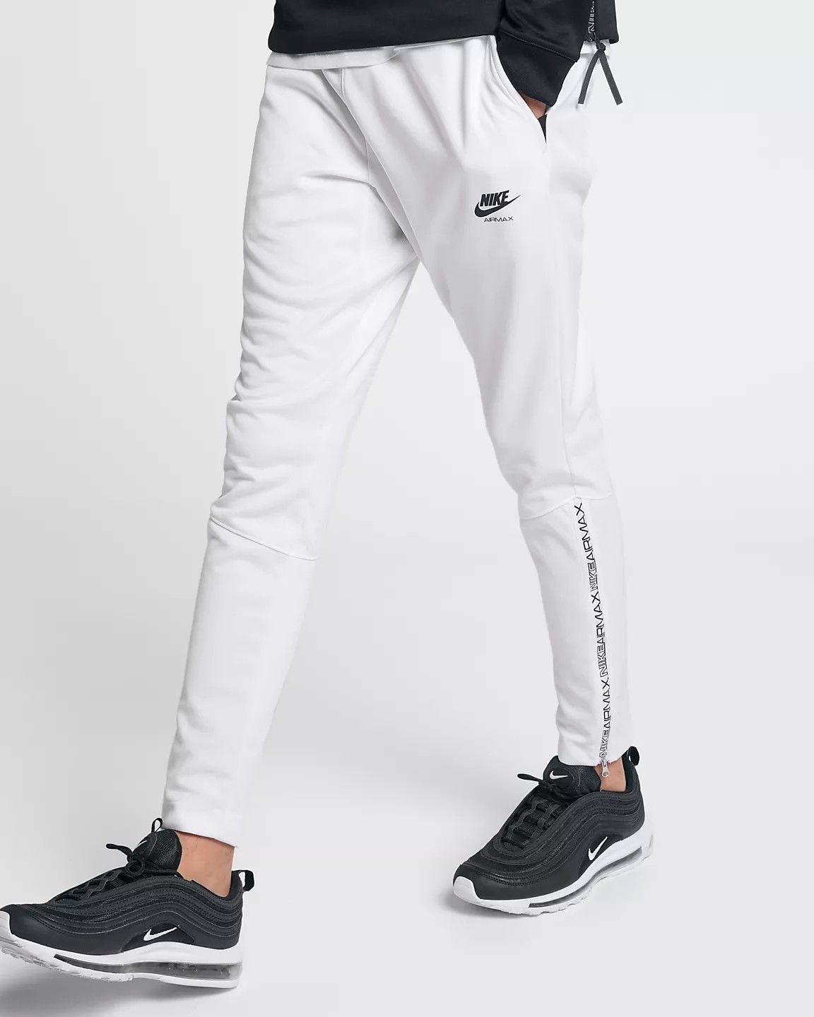 jogging nike blanc pas cher